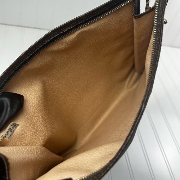 Louis Vuitton Monogram Toiletry Pouch Cosmetic Bag Clutch 26 - Picture 12 of 15